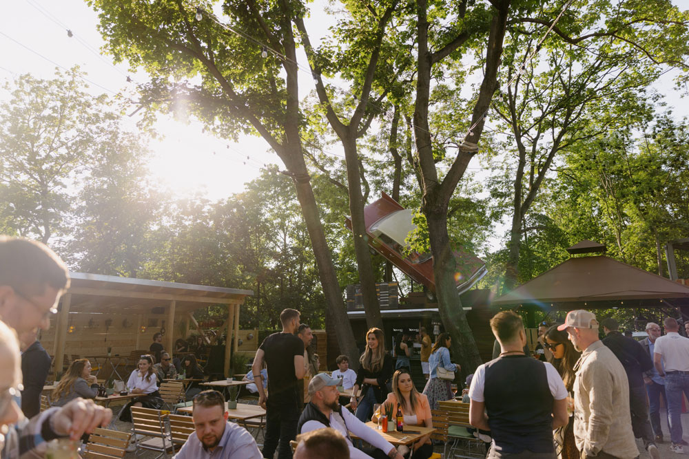 Burning Bird – Biergarten Open Air: Herr Kauzig