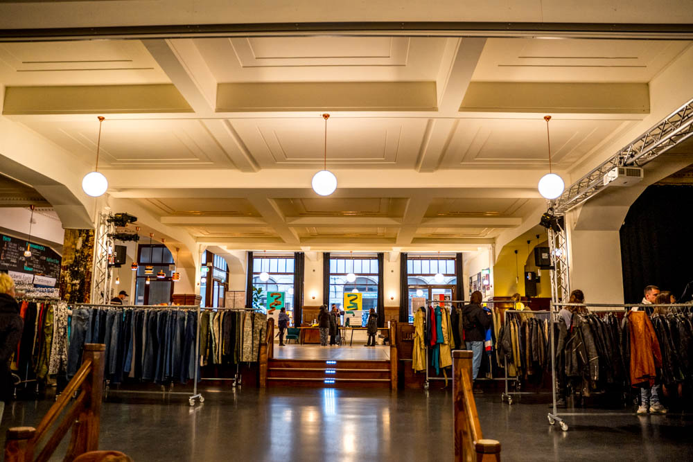 Vintage Kilo Sale: Kupfersaal