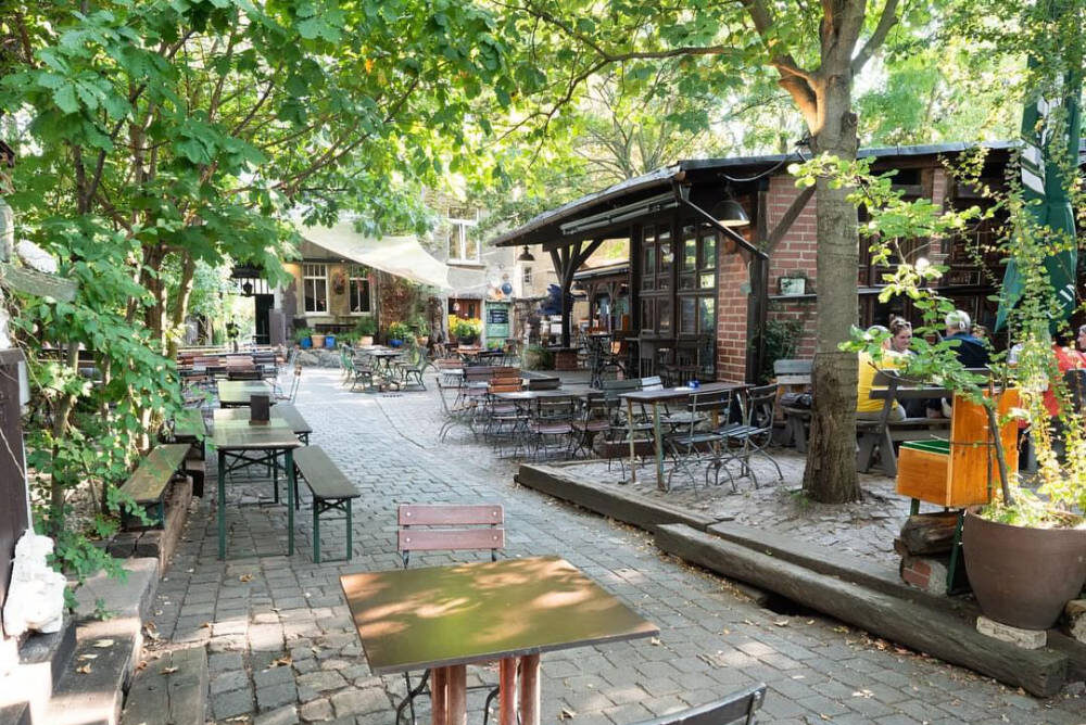 Flohmarkt: Biergarten Substanz