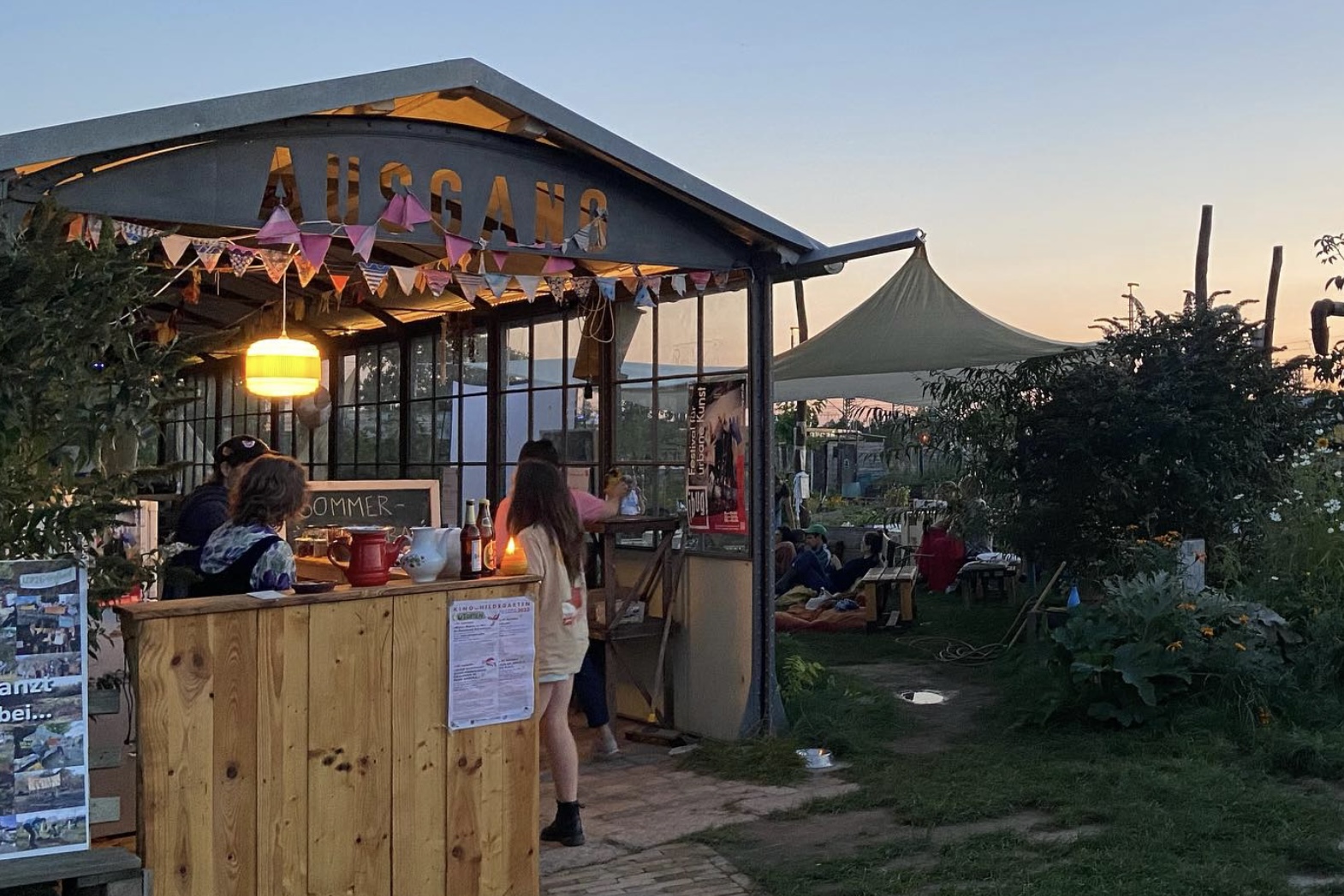 Premiere: Fühlen Steine - Eine theatrale Expedition in den Hildegarten