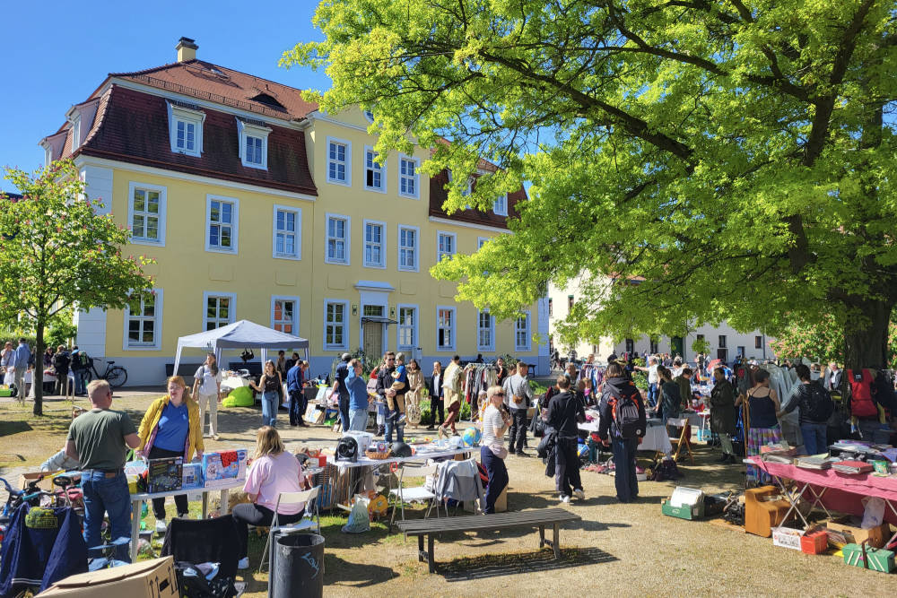 Stötteritzer Hinterhof-Flohmarkt