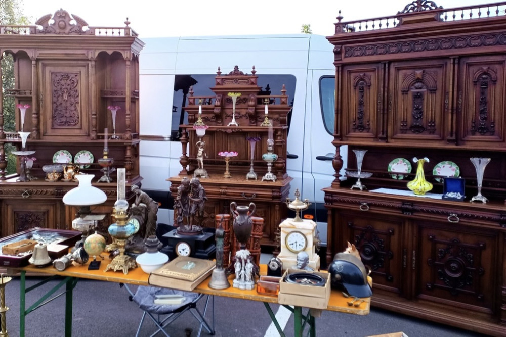 Antik- & Flohmarkt: Löwencenter
