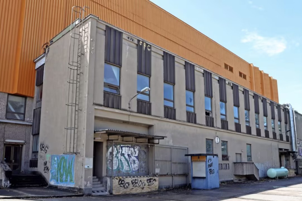 Crème Hours Dayrave Distillery Pavillon