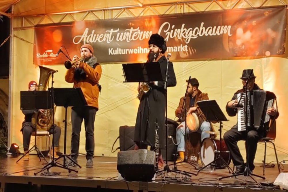 Advent unterm Ginkgobaum: Budde-Haus