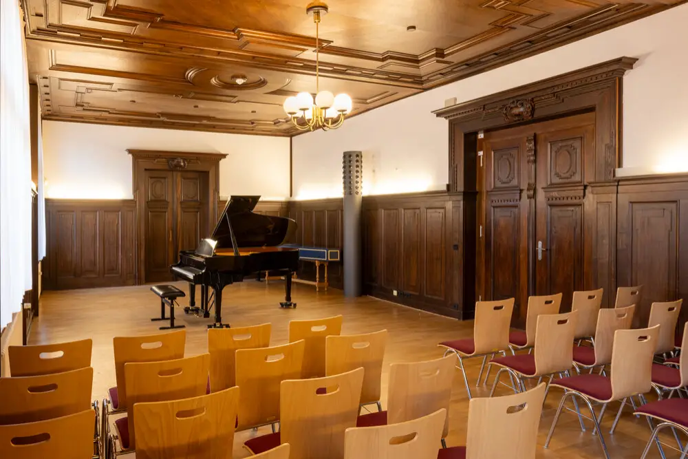 Bach and Beyond: HMT